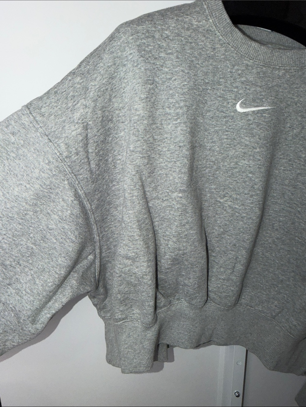 Nike Grey Crewneck dolman sleeve Sweatshirt with White Swoosh - Picture 2 of 4